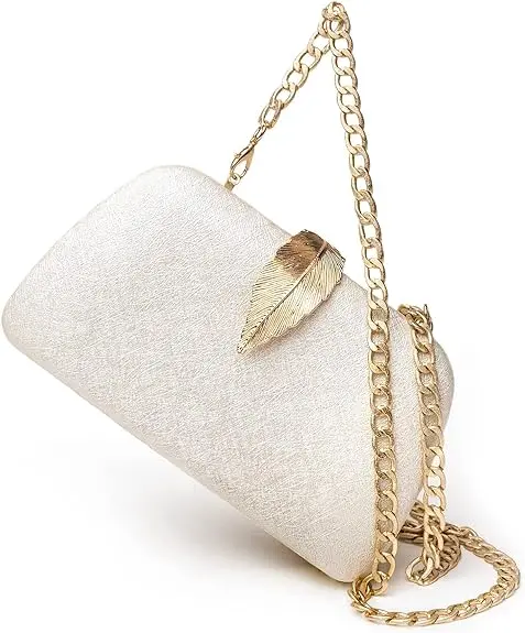 vintage gold handbag small gold clutch wedding clutch purse ladies vintage  gold metal chain purse no handle even… | Wedding clutch purse, Gold  handbags, Gold clutch